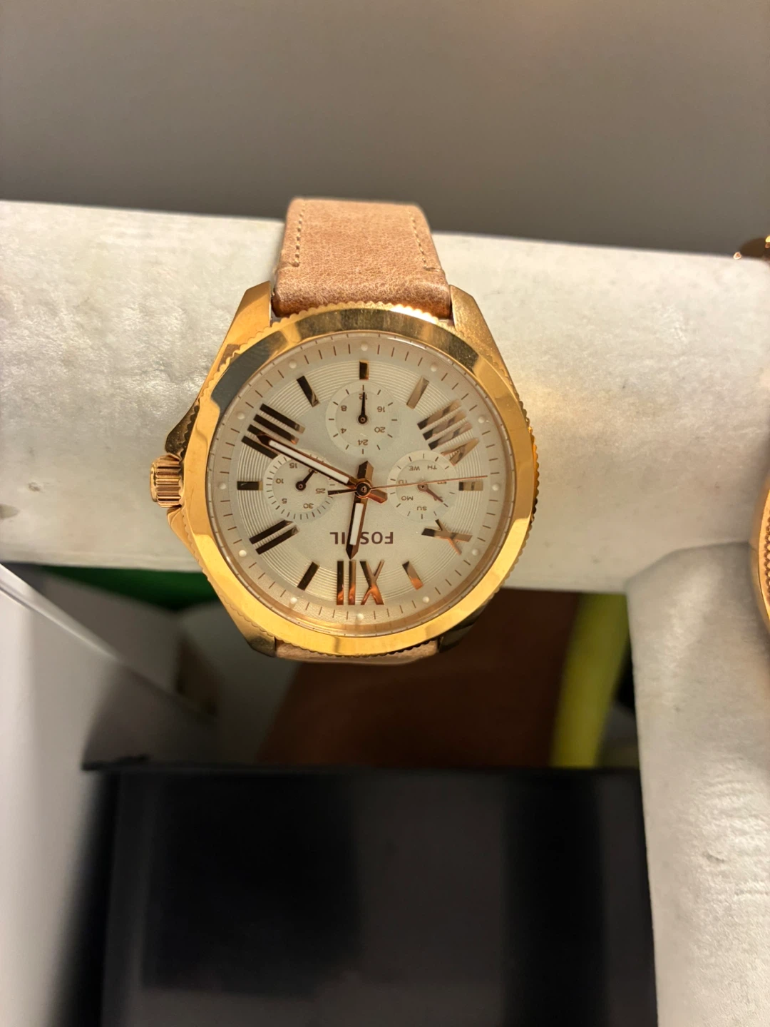 Fossil White Watch - photo 3