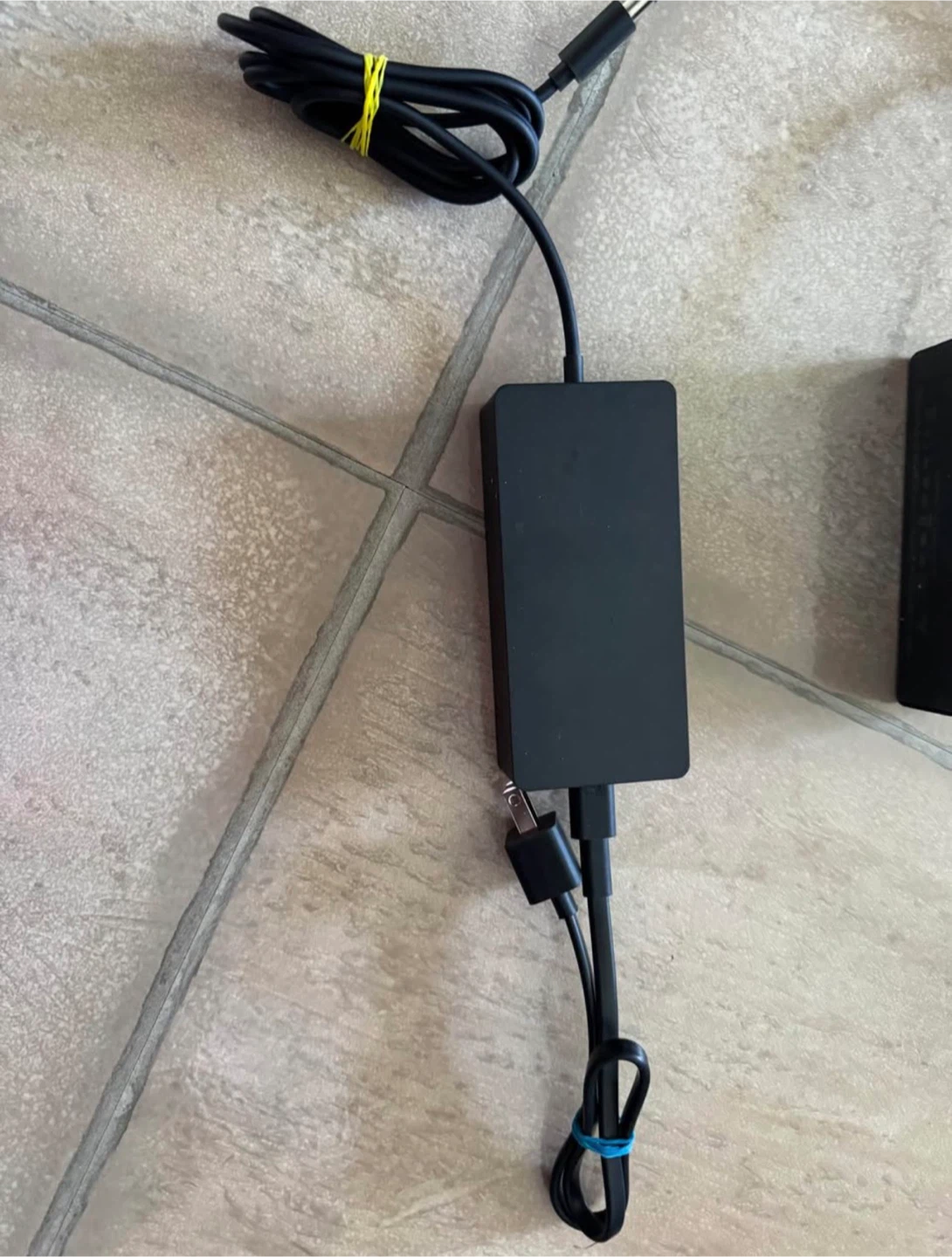 Microsoft Docking Station (Complete) - photo 3