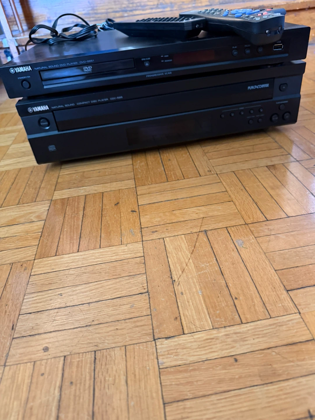 Yamaha Natural Sound DVD Player and CD Player - photo 2