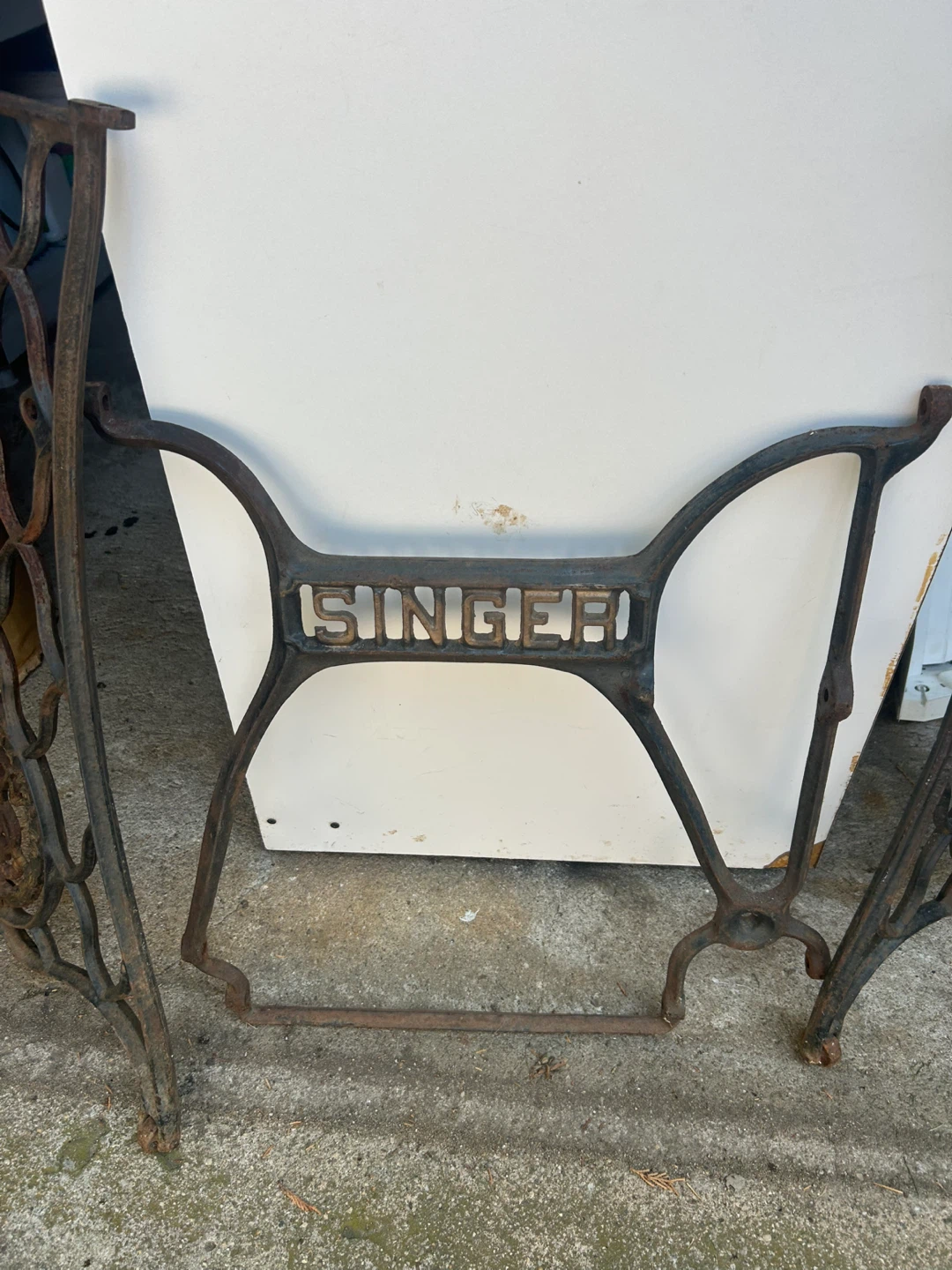 Vintage Singer Sewing Machine Cast Iron Treadle Base Stand