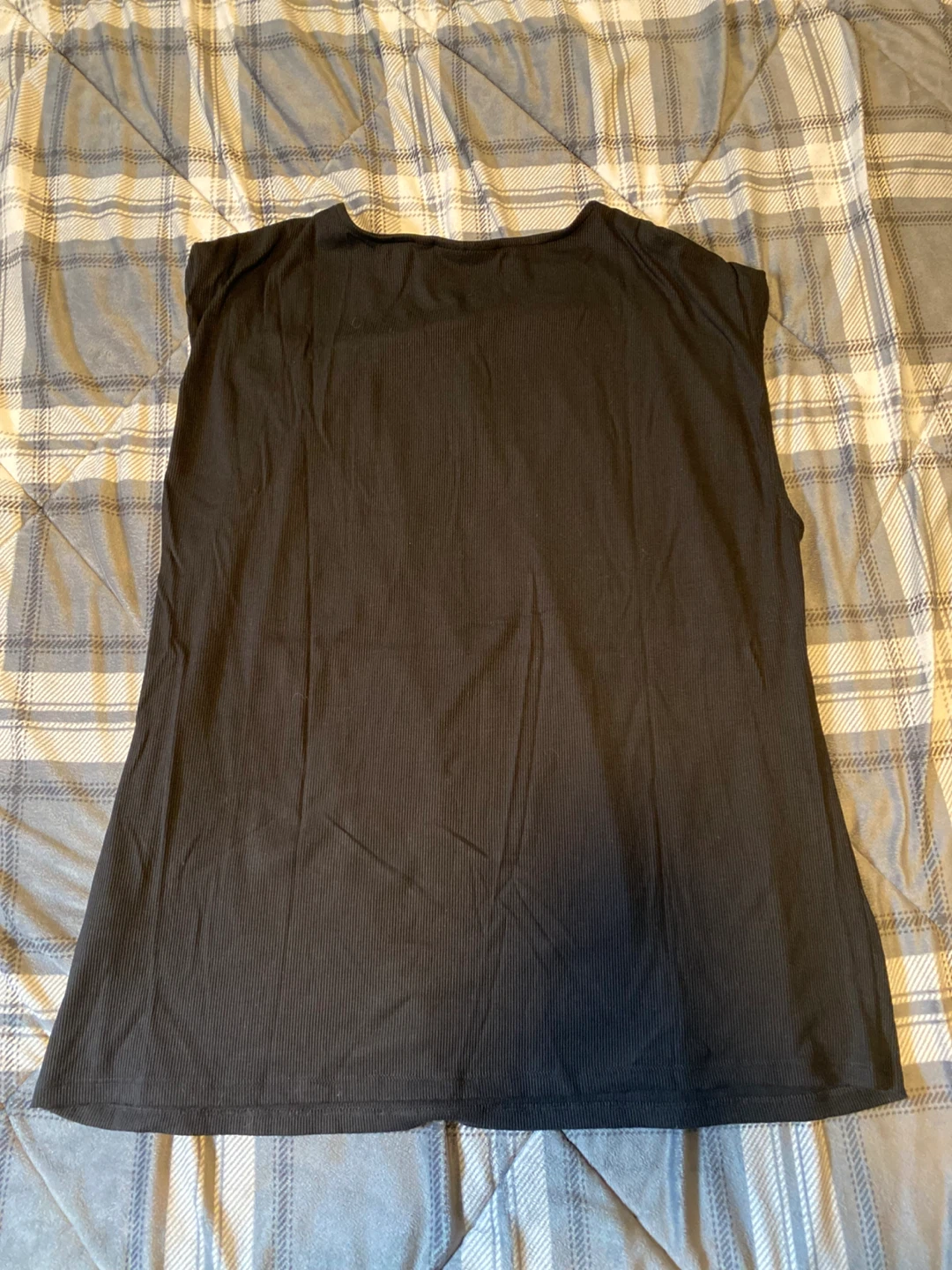 Women’s Black Sleeveless Shirt Size XL - photo 3