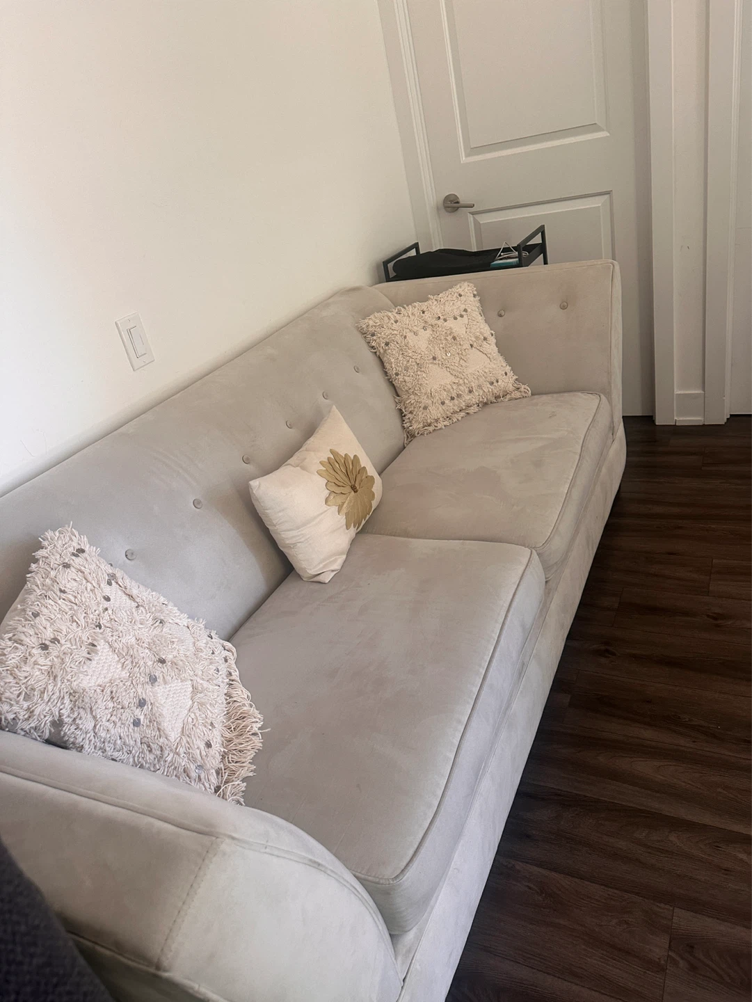 Couch for sale! Needs to go in 2 days