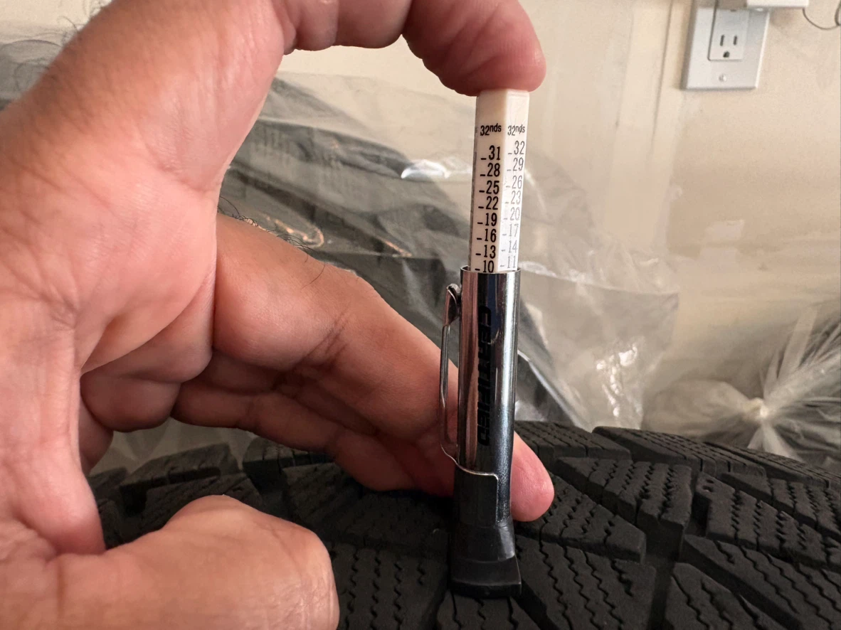 Bridgestone Blizzak DM V2 Winter tires - 235/55 R19 - photo 4