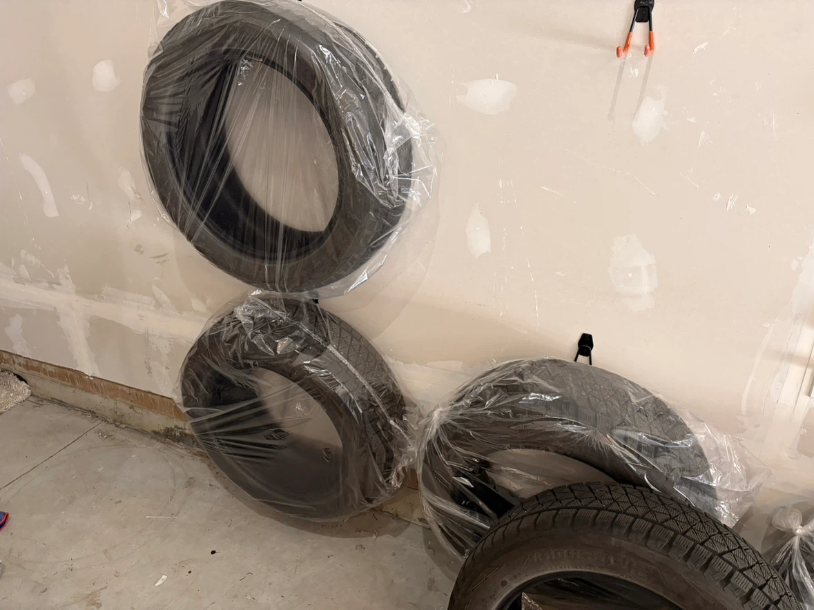 Bridgestone Blizzak DM V2 Winter tires - 235/55 R19 - photo 5