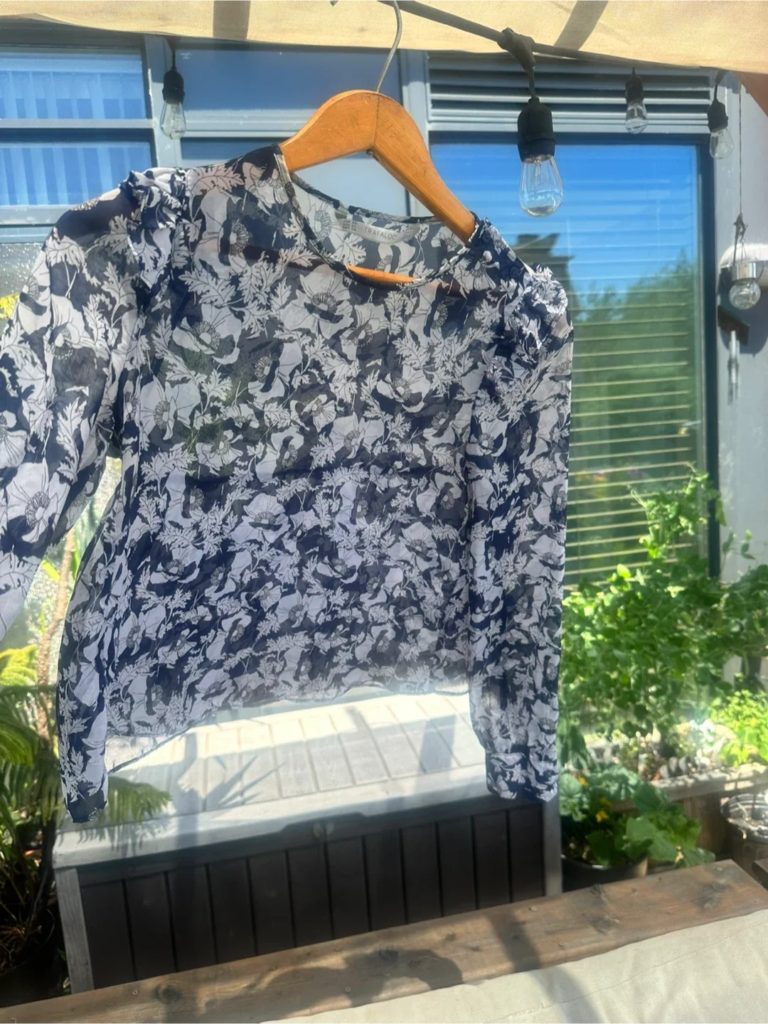 Zara woman flowy, sheer, long sleeve blouse with details - photo 4