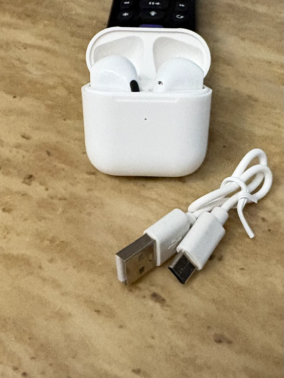 White Wireless Earbuds with Charging Case - photo 2