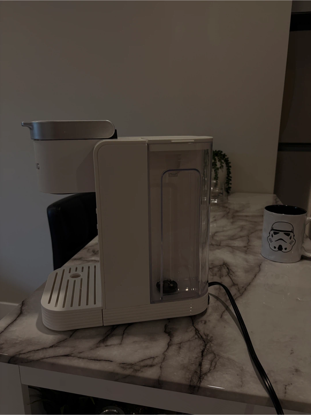 White Keurig Coffee Maker (+iced coffee) - photo 2