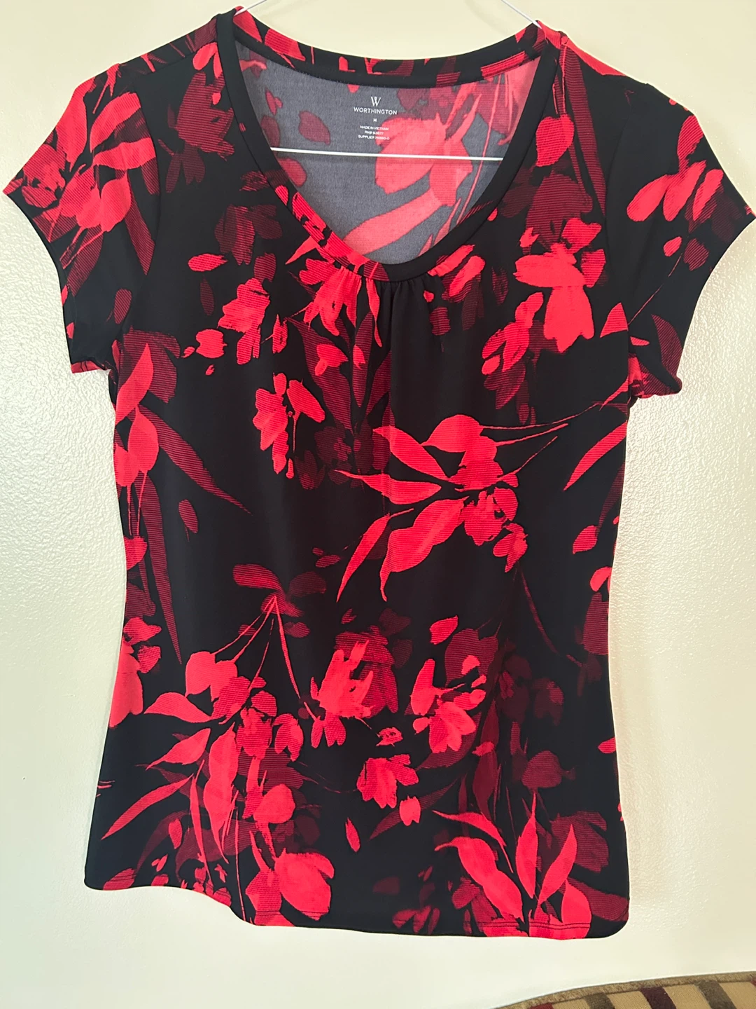 Worthington Women's Black & Red Floral Round -Neck Top