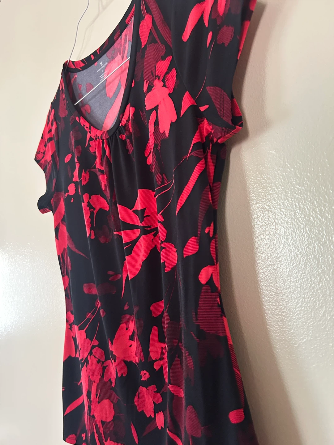 Worthington Women's Black & Red Floral Round -Neck Top - photo 3
