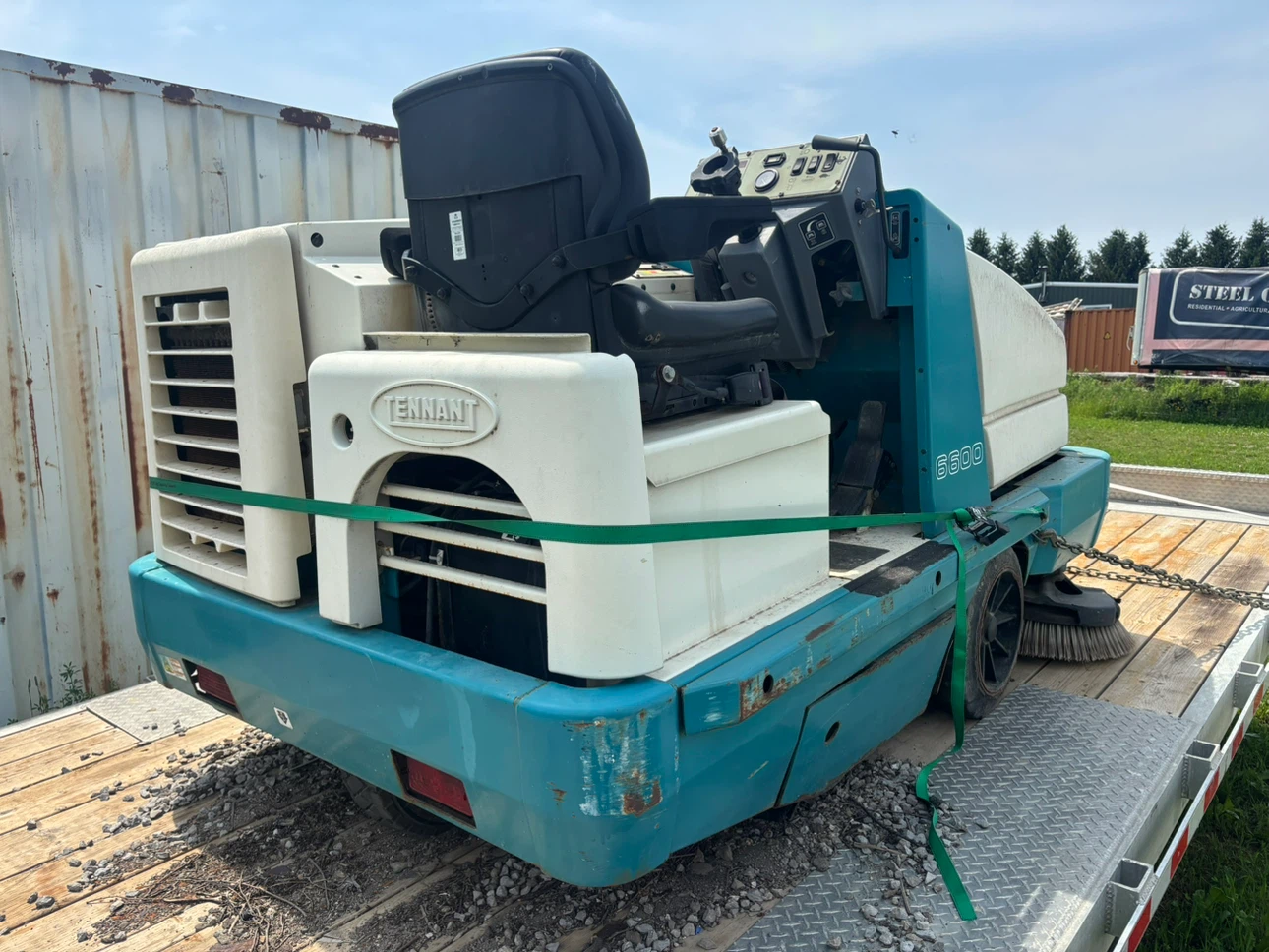 Tennant 6600 Sweeper - photo 2