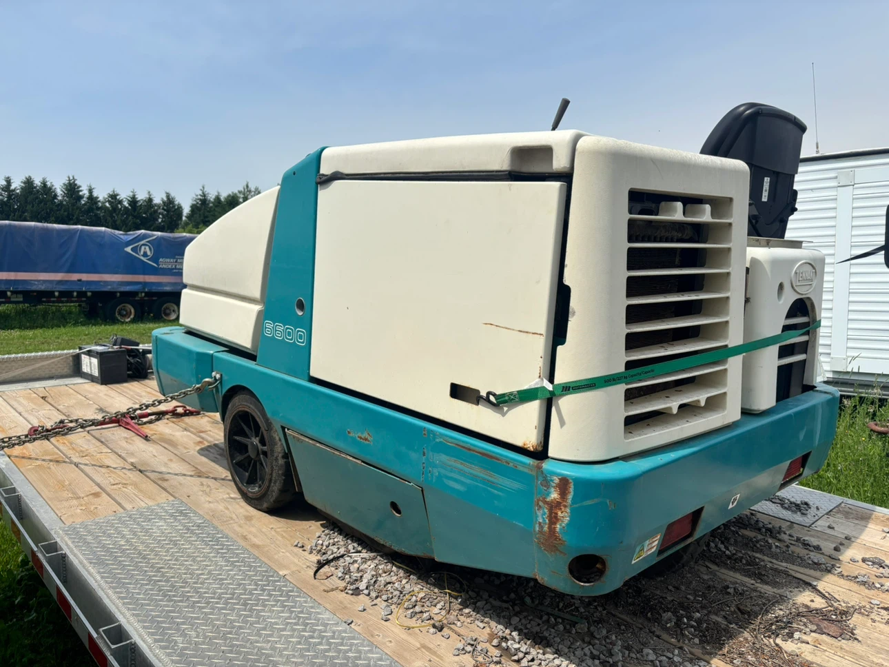 Tennant 6600 Sweeper - photo 3