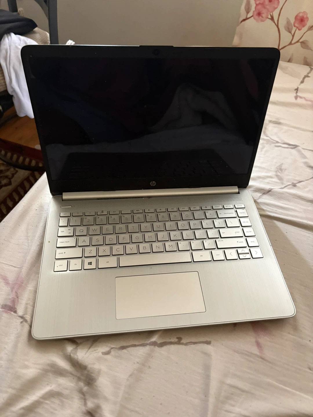 HP Laptop - photo 2