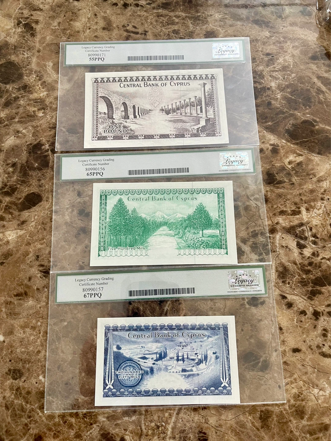 Collection of 3 Cyprus Banknotes: 250 Mils, 500 Mils, 1 Pound - photo 2