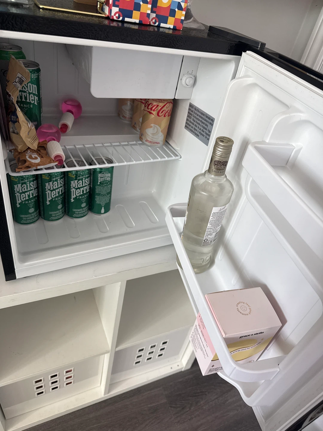 Frigidaire Mini Fridge - photo 2
