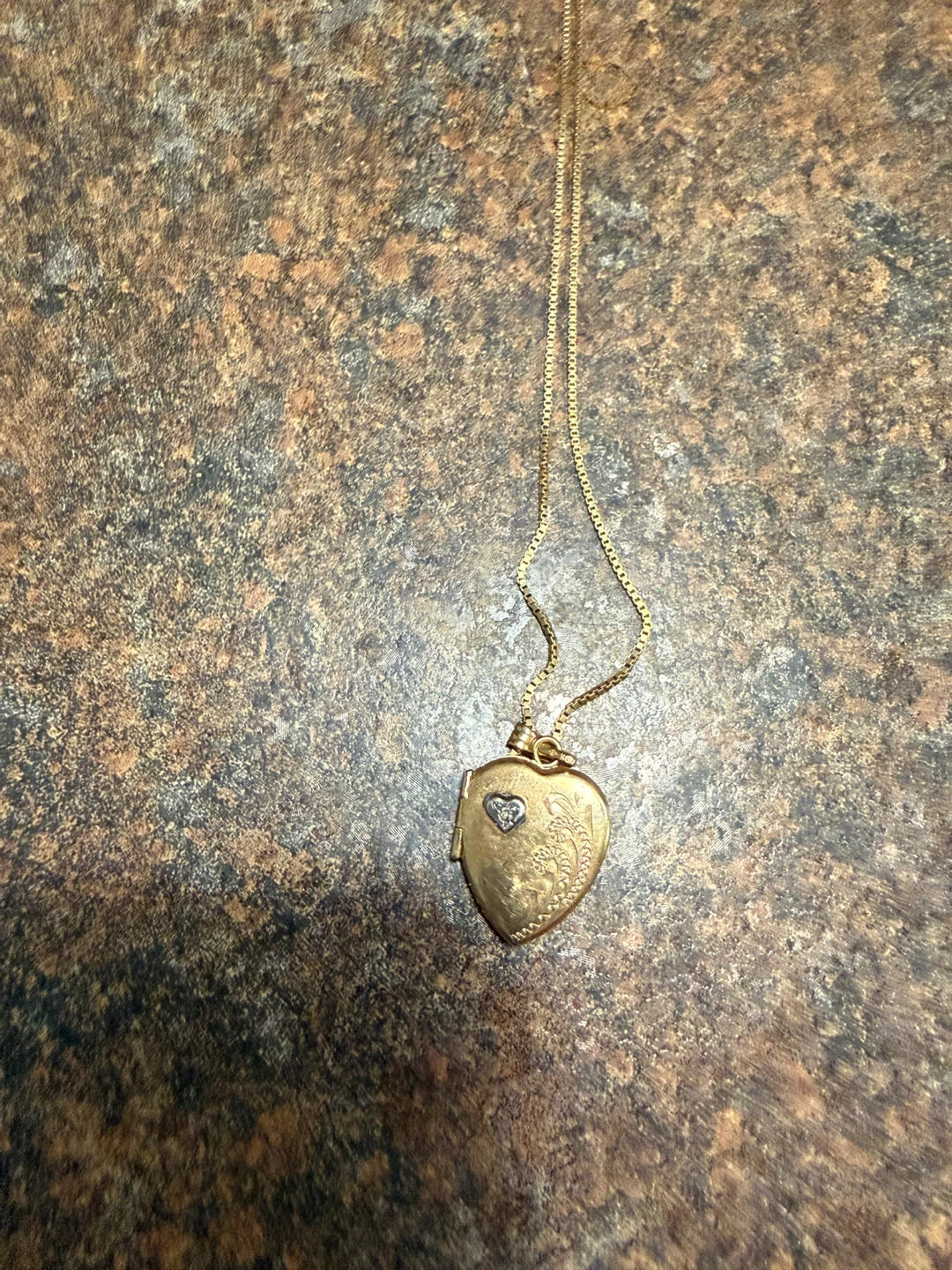 Gold Heart Locket Necklace - photo 2