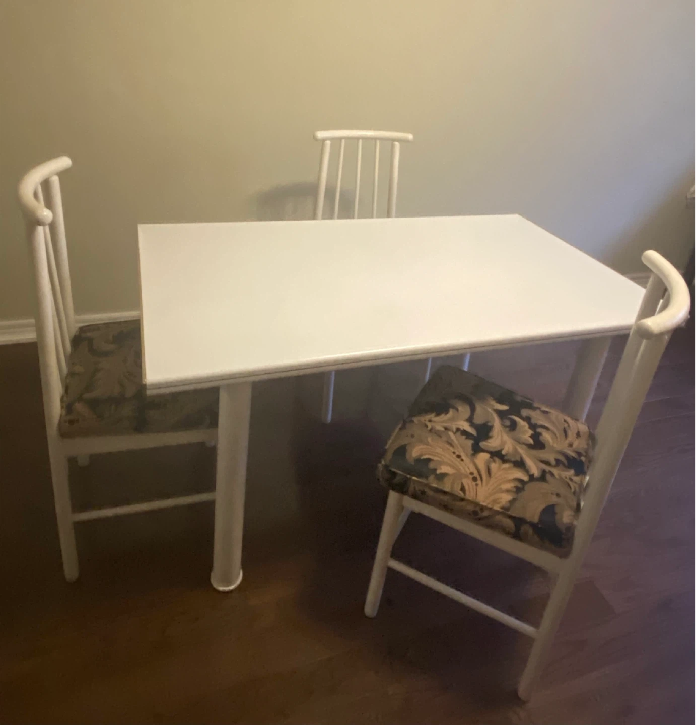White Dining/Kitchen  Table with 4 Chairs