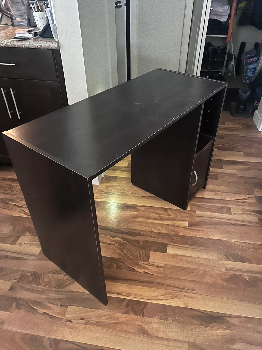 Student desk. - photo 3