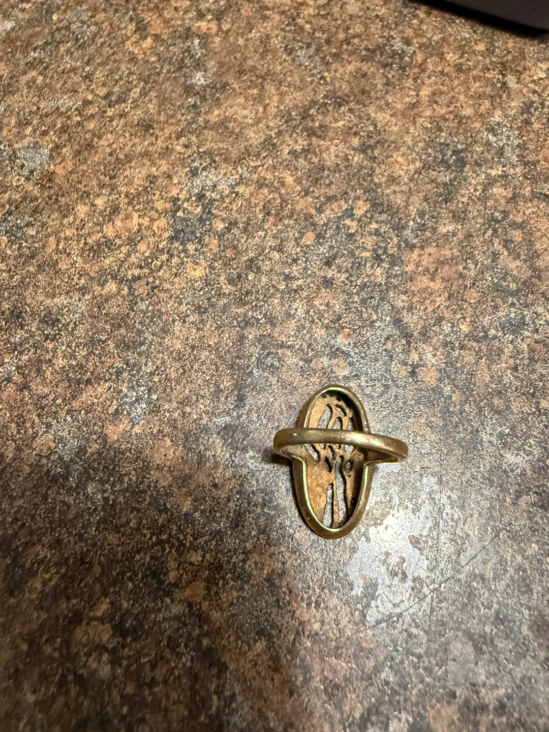 Gold  oval ring with parrot design - photo 2