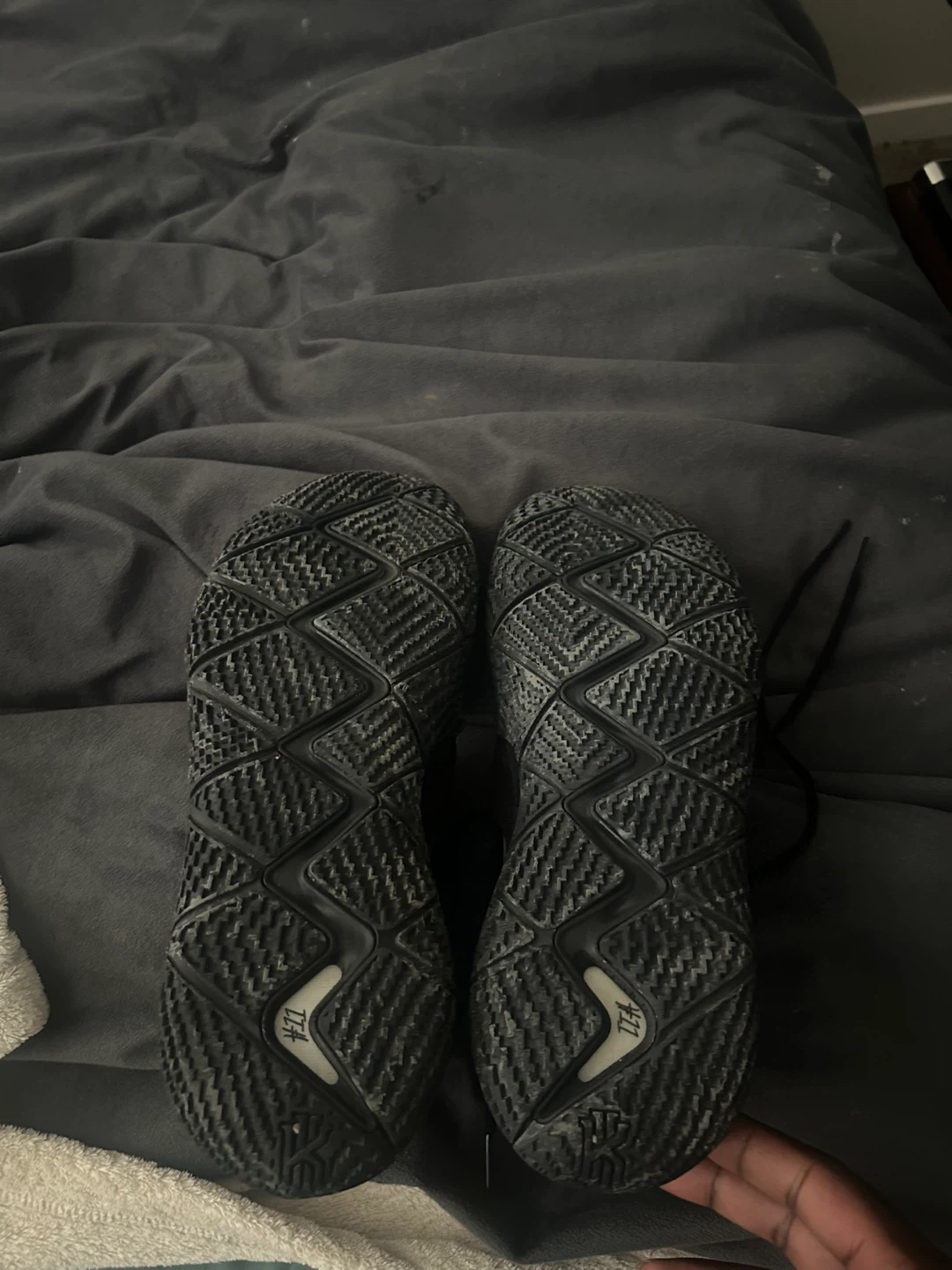 Nike Kyrie 4 Basketball Shoes - photo 3