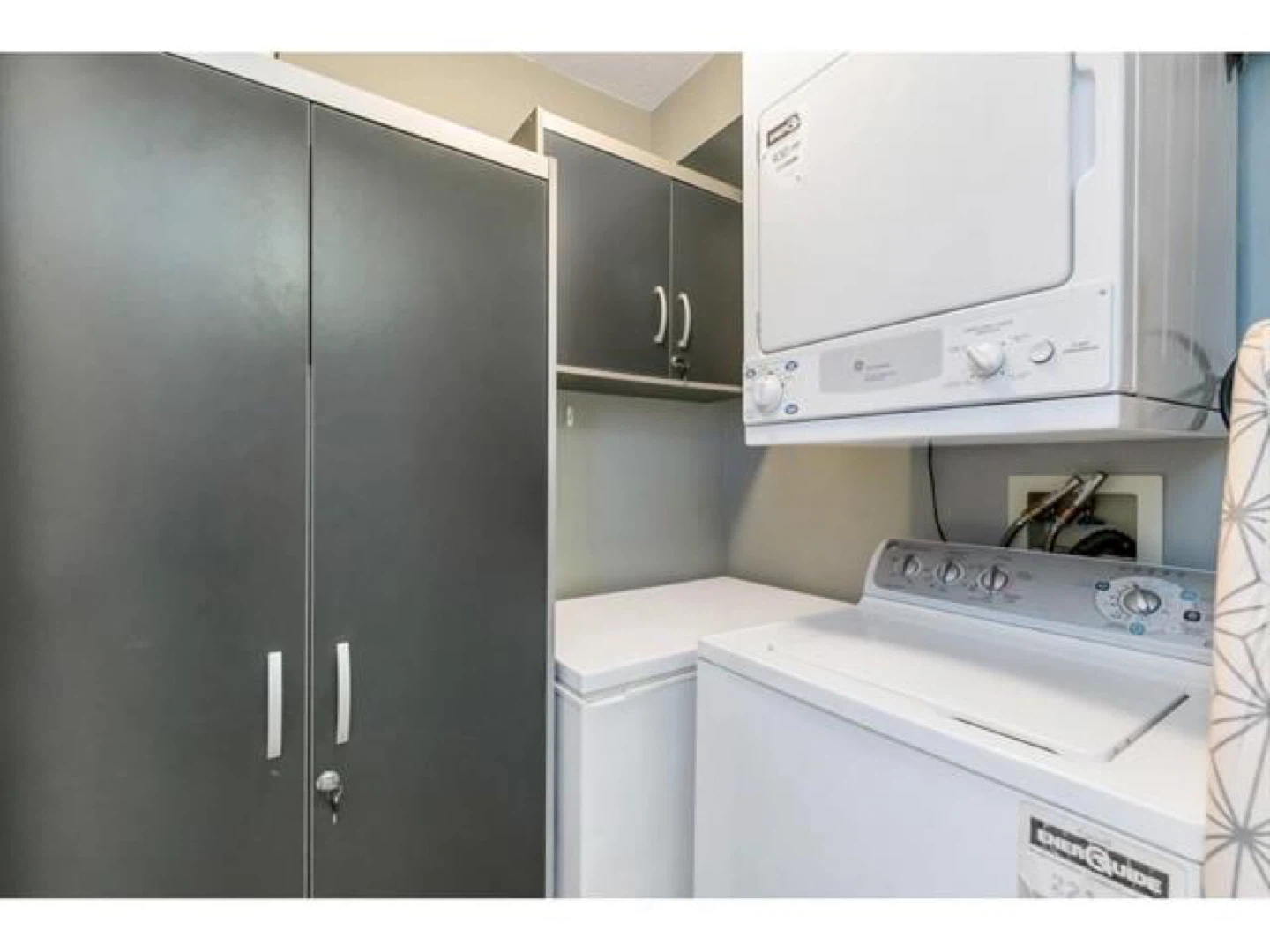 Impeccable 2 bed 2 bath - photo 4