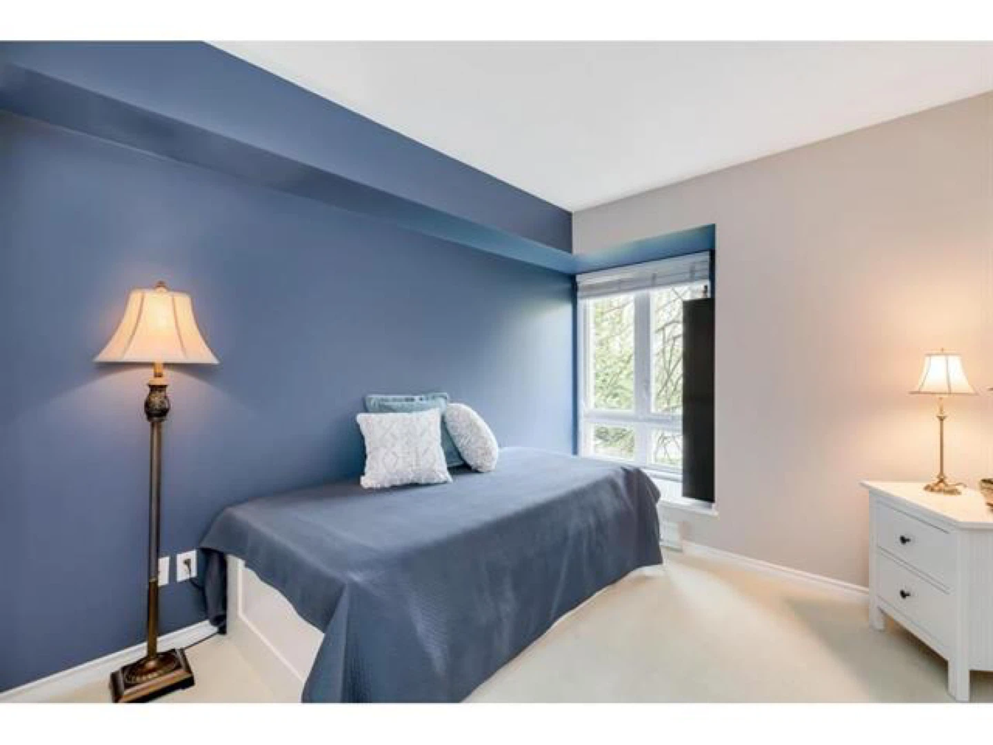 Impeccable 2 bed 2 bath - photo 5