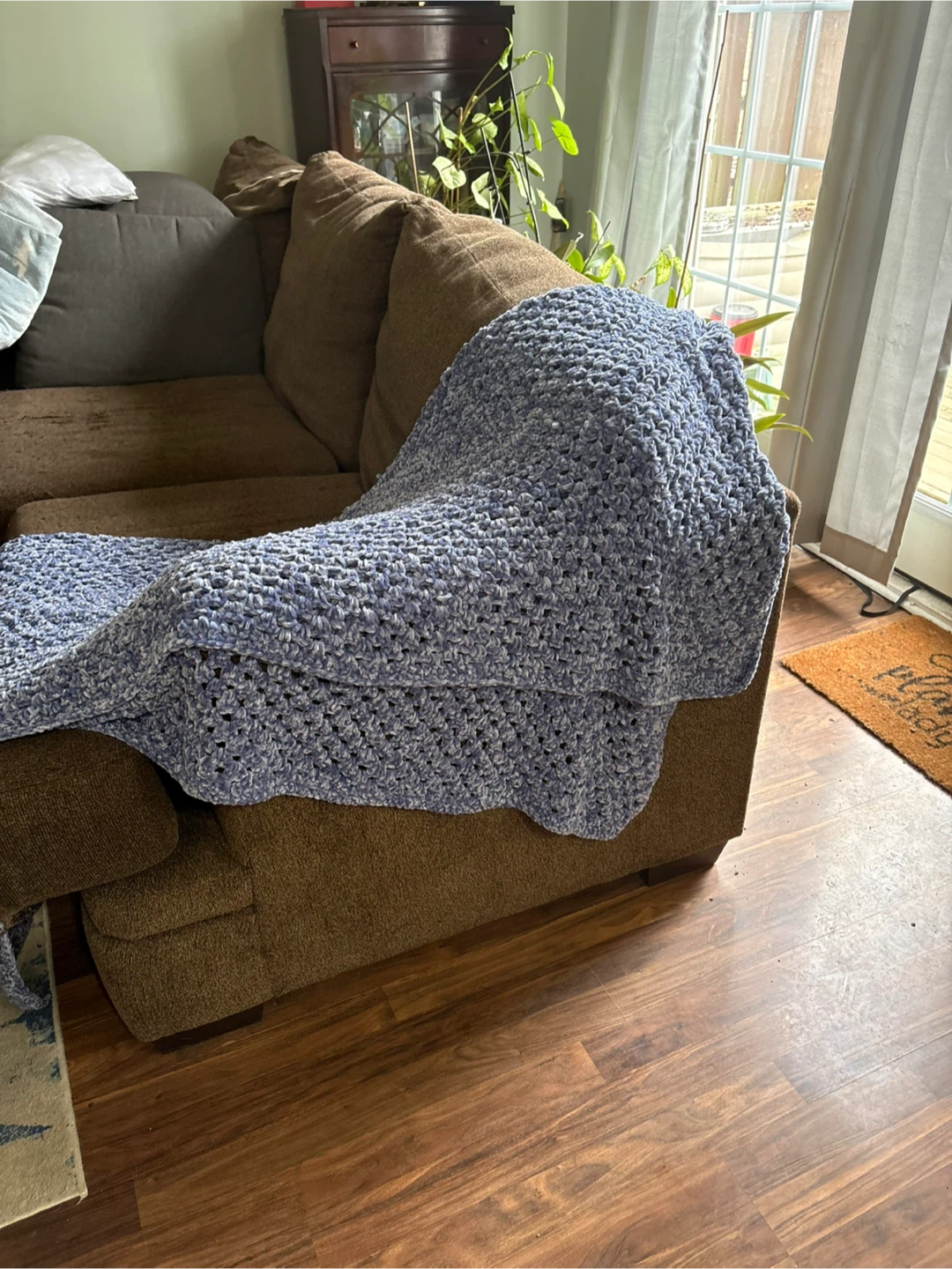 Hand made crocheted velvet yarn blanket. - photo 2