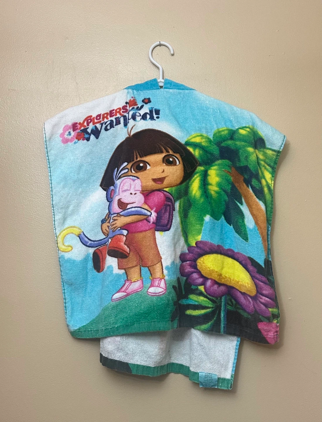 Dora the Explorer Hooded Towel