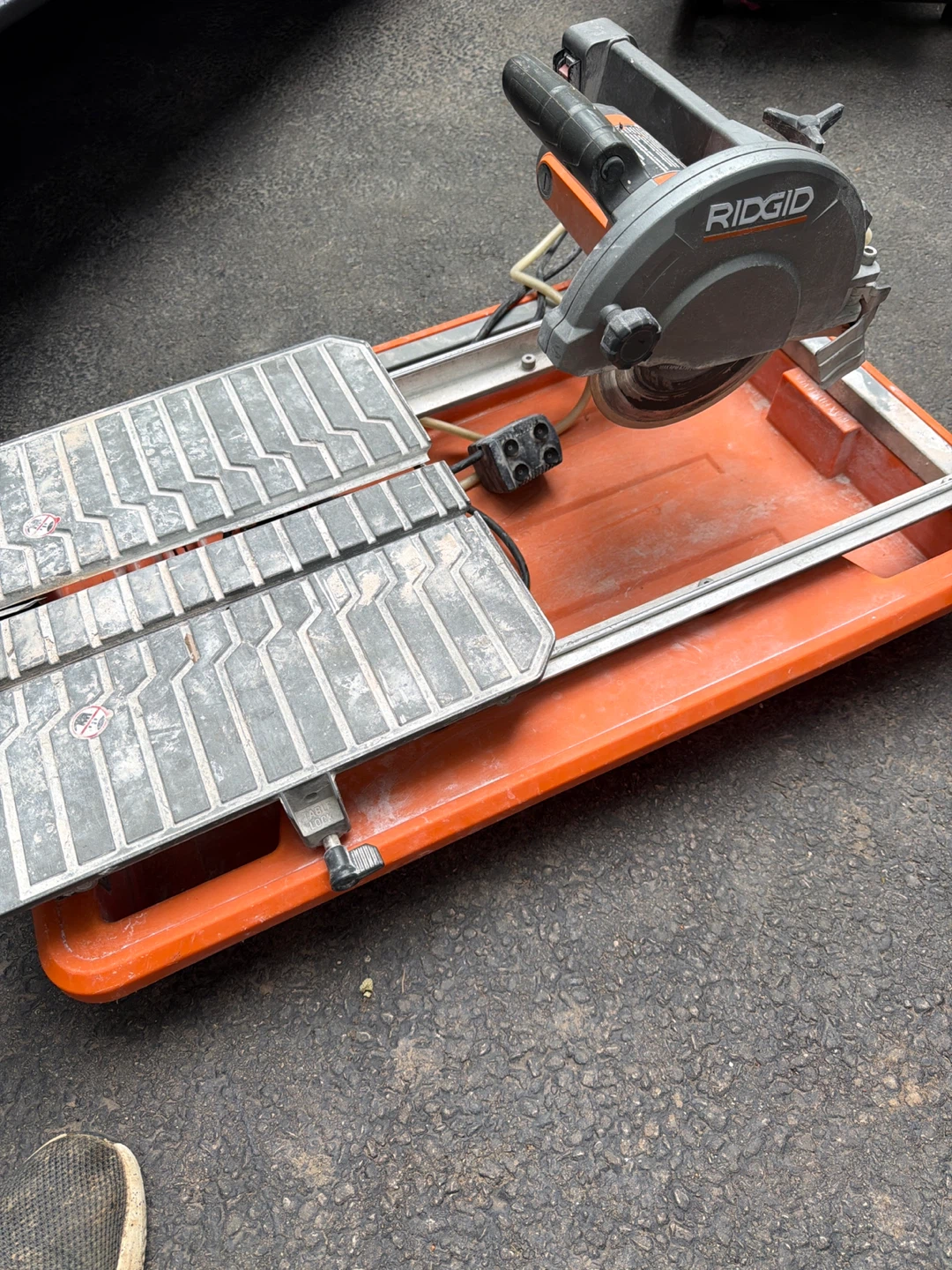 RIDGID Wet Tile Saw
