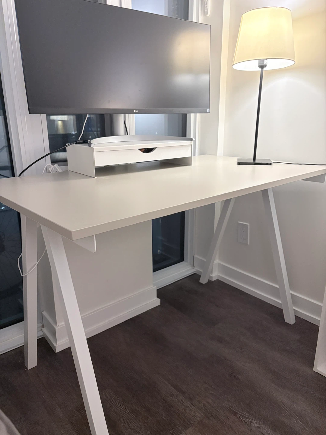 PICKUP TODAY/TOMORROW - White Ikea Desk