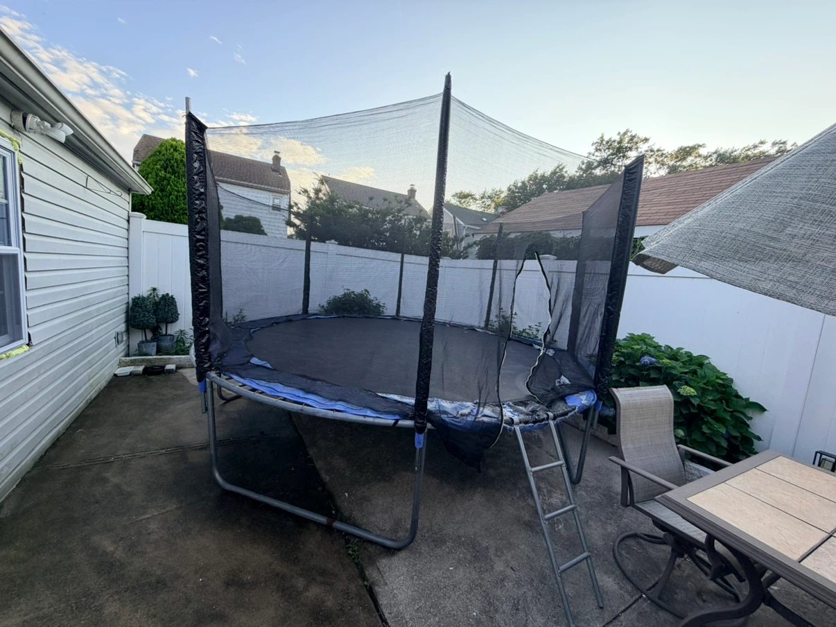 Trampoline with Safety Net