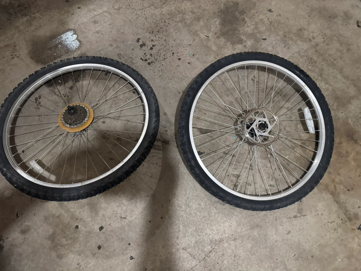 Set of 26 X 1.95 Mountain Bike Wheels with Front Disk Brakes