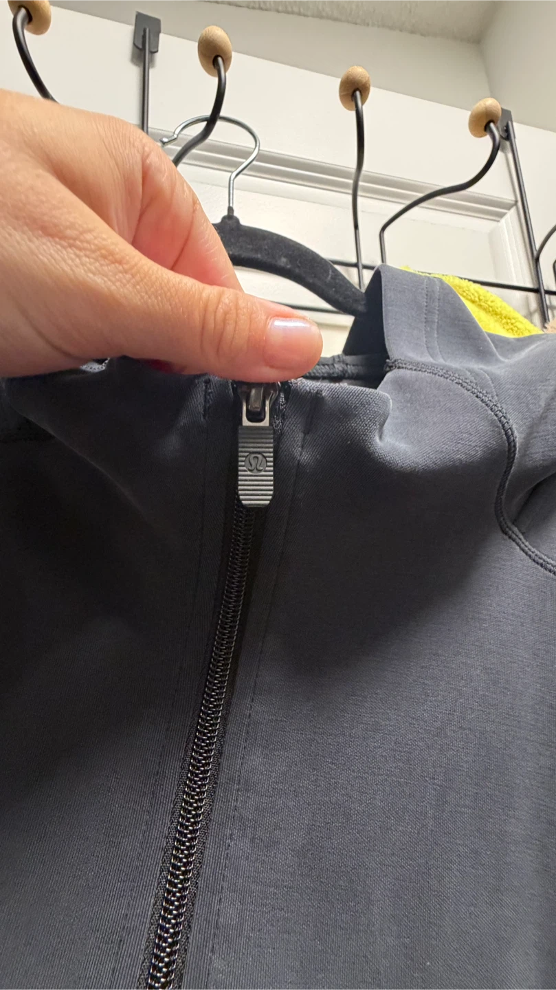 Lululemon Softstreme Full-Zip Hoodie OBO - photo 4