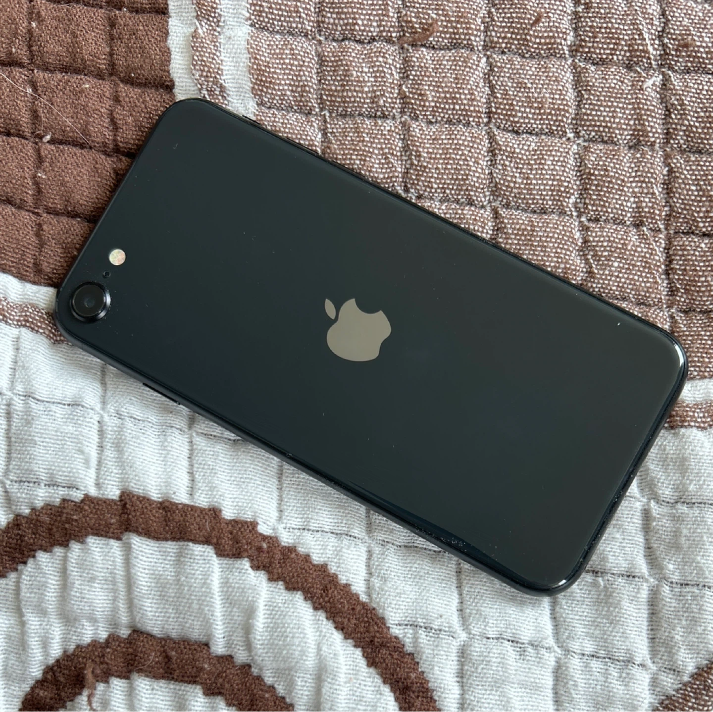 Apple iPhone SE (2nd Gen) - Balck
