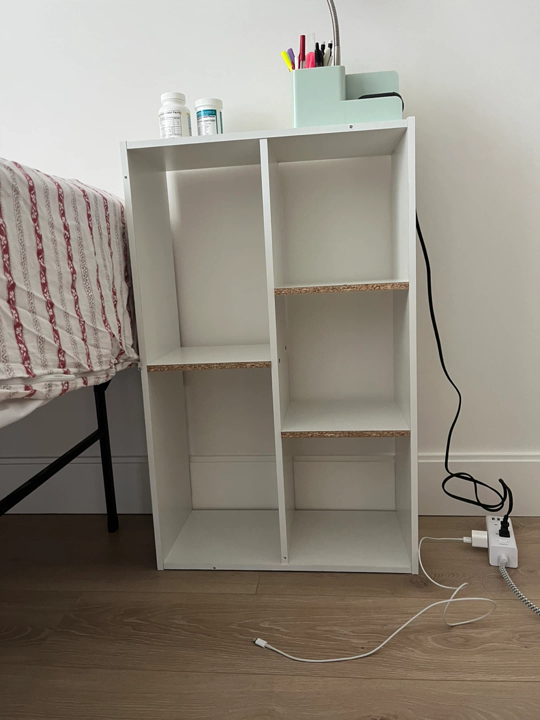 White 5-Cube Storage Shelf