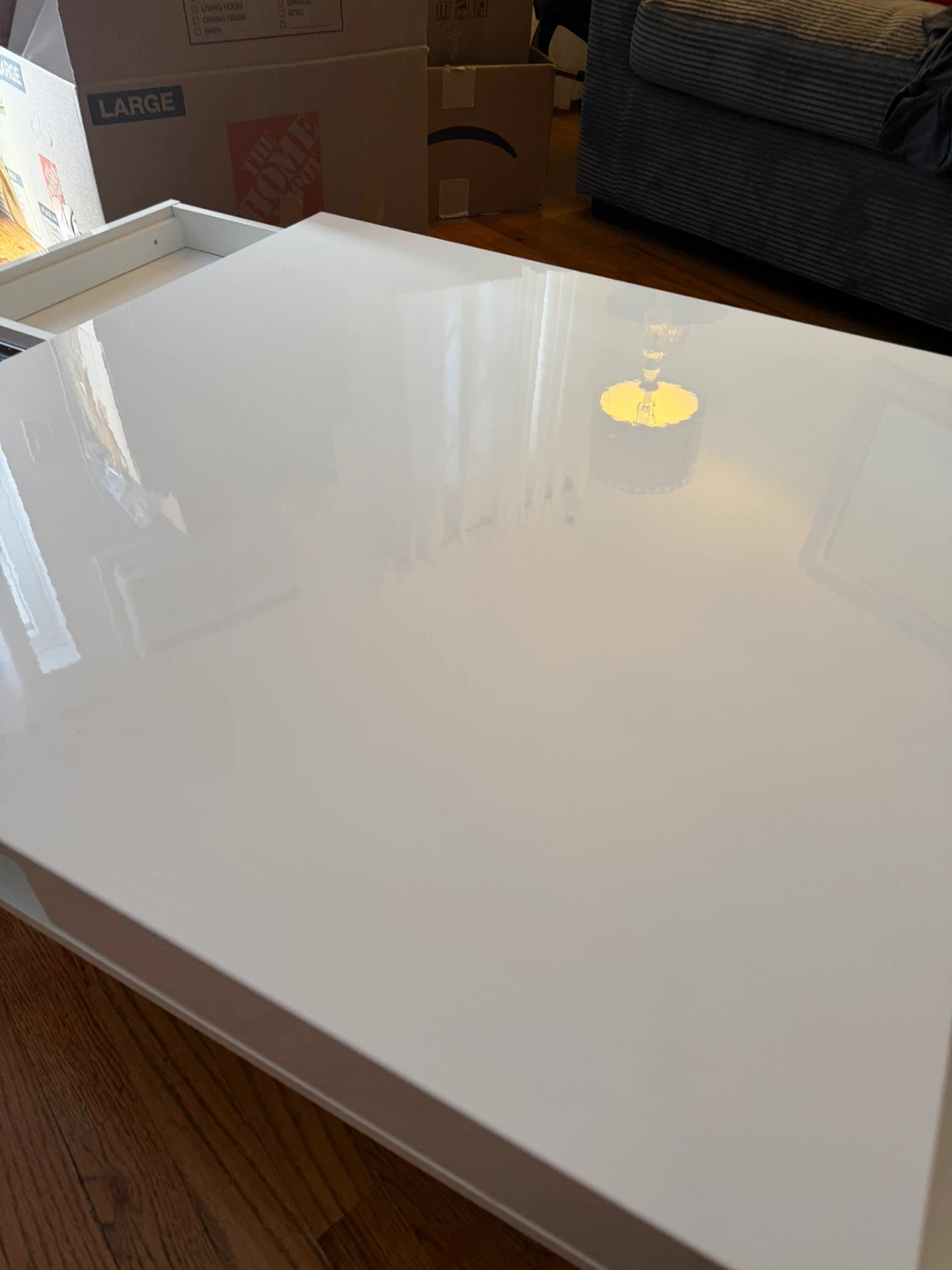 White High-Gloss Coffee Table with Drawers