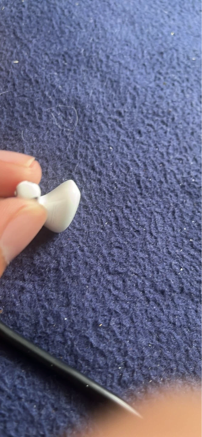 Apple airpods 4 right side - photo 3