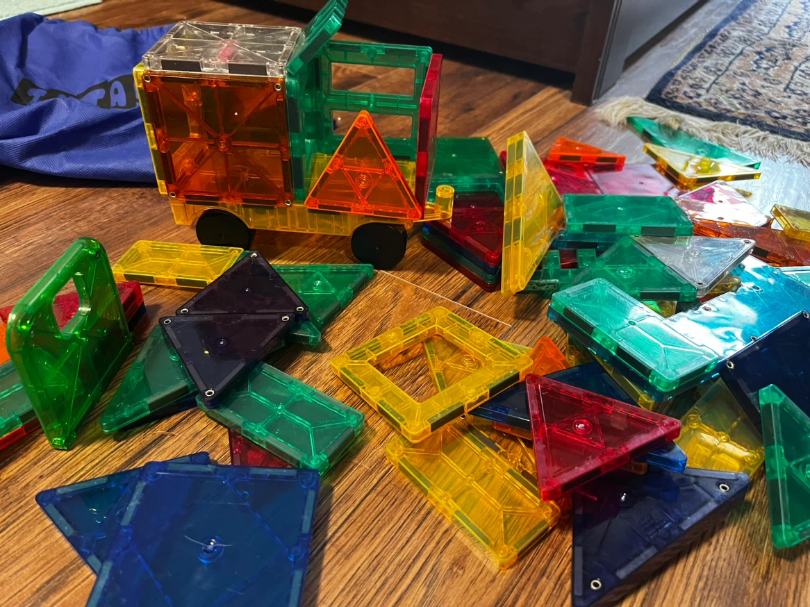 PicassoTiles Magnetic Building Tiles - Car Truck Set