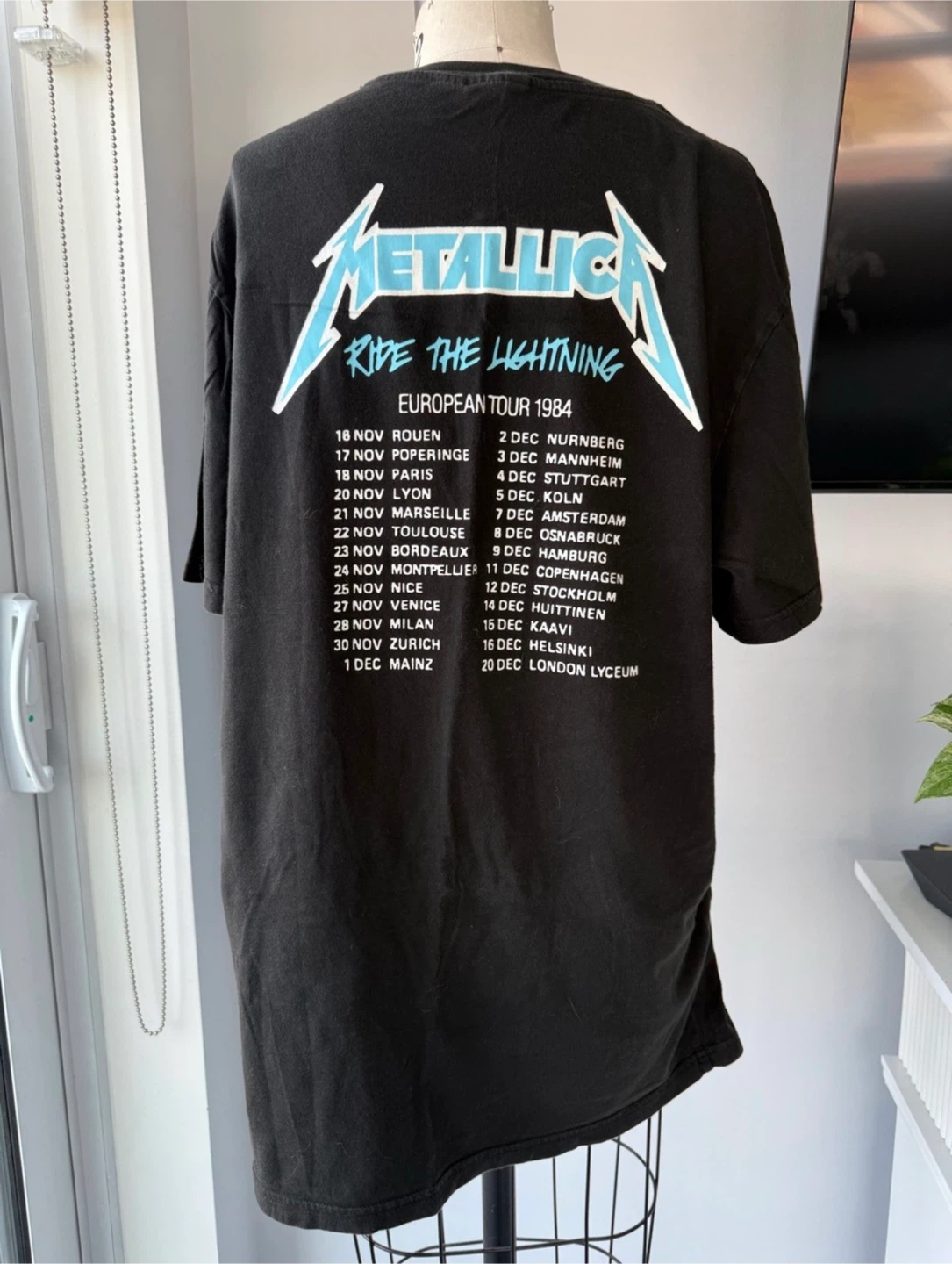 Metallica Ride the Lightning Tour T-Shirt size medium - photo 2