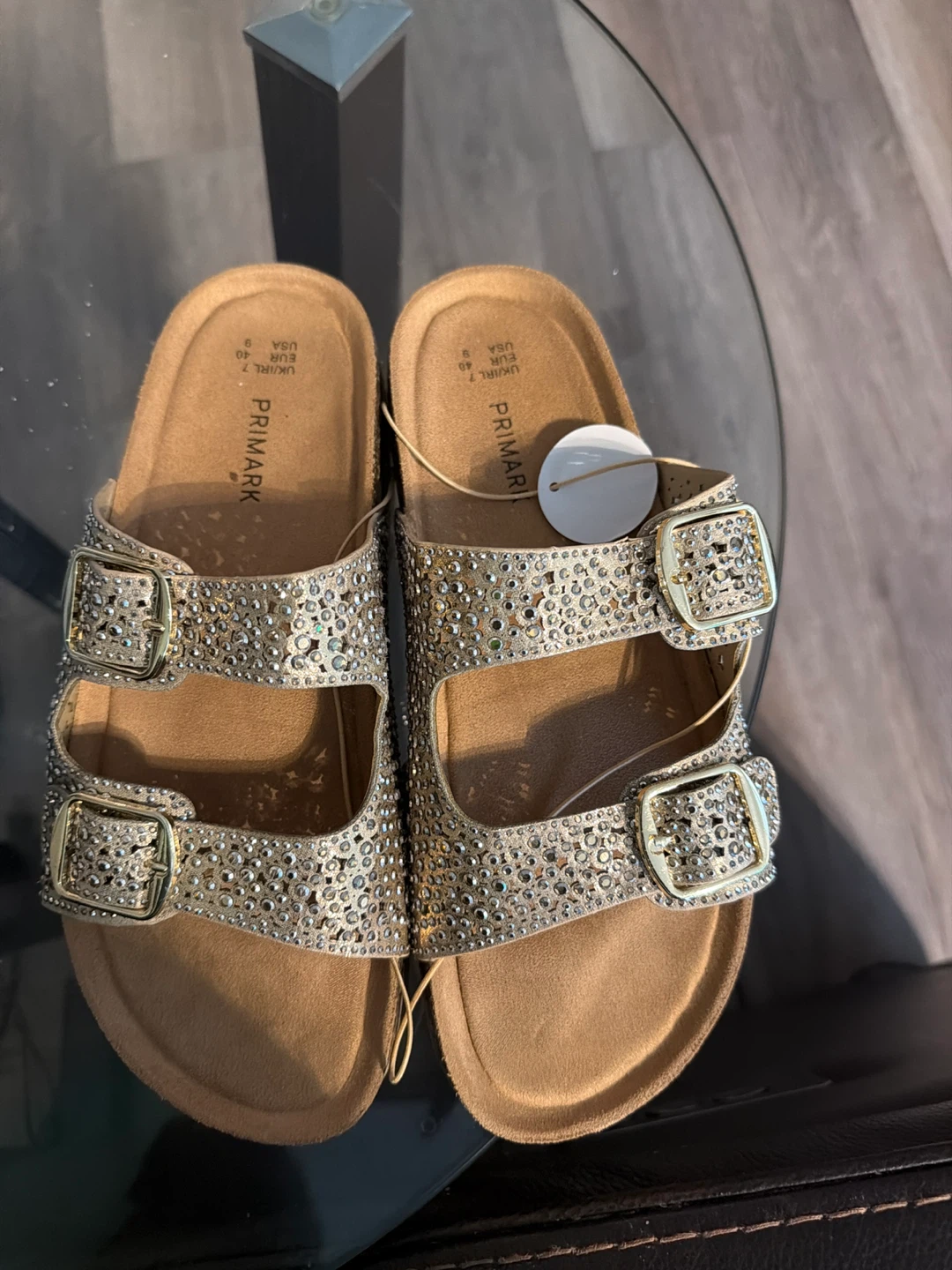 Cute Gold sandals Size US 9