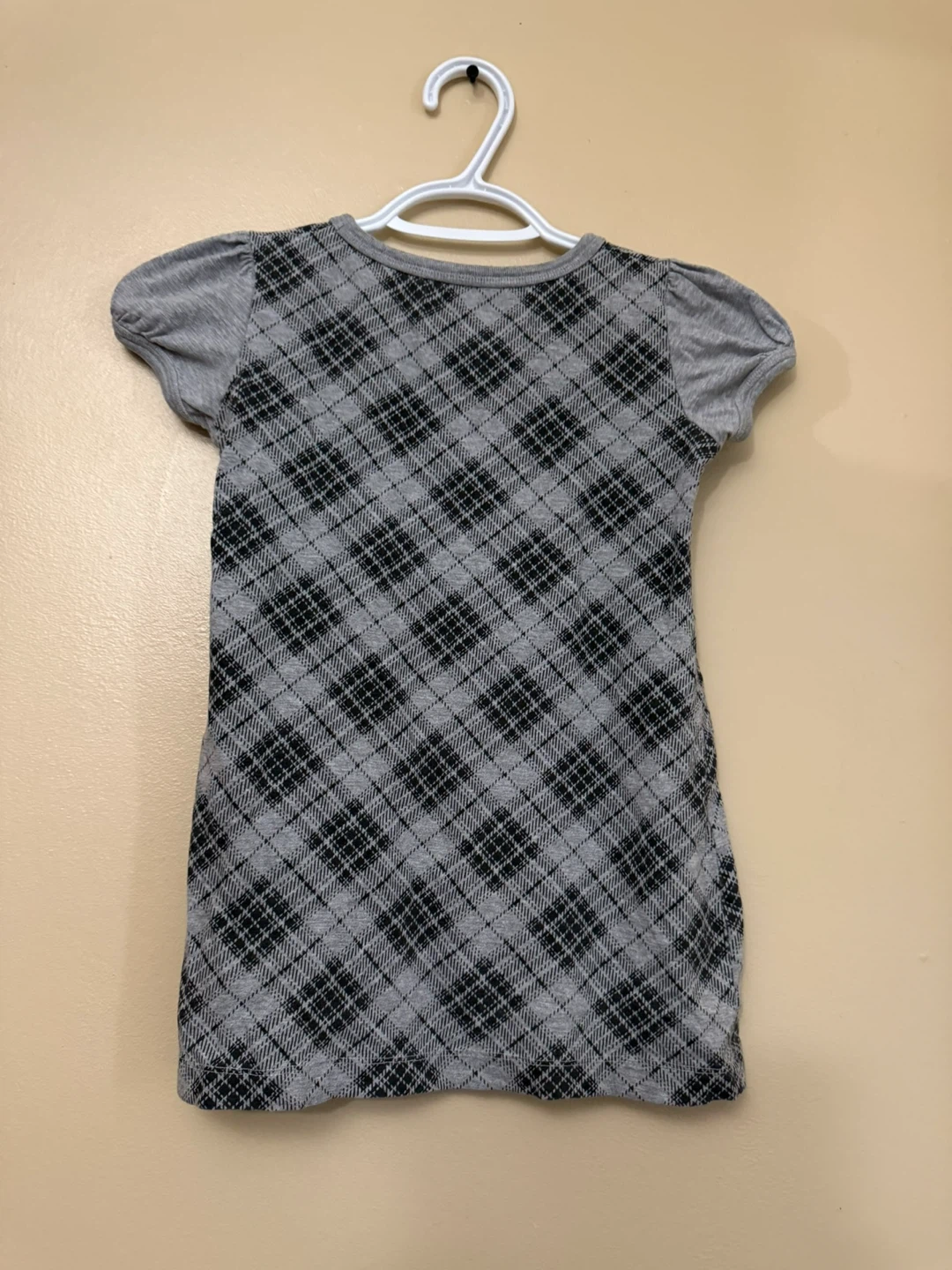 Black & Grey Kids Plaid Diamond Pattern Top with Pockets (S/M) - photo 2