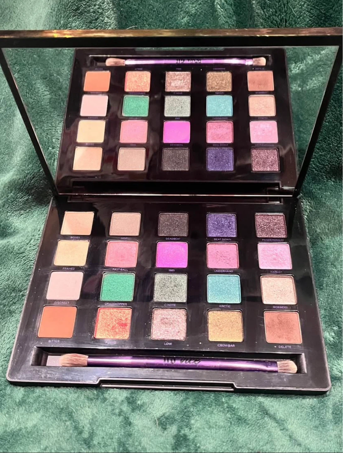 Urban Decay Vice 4 Eyeshadow Palette - photo 3