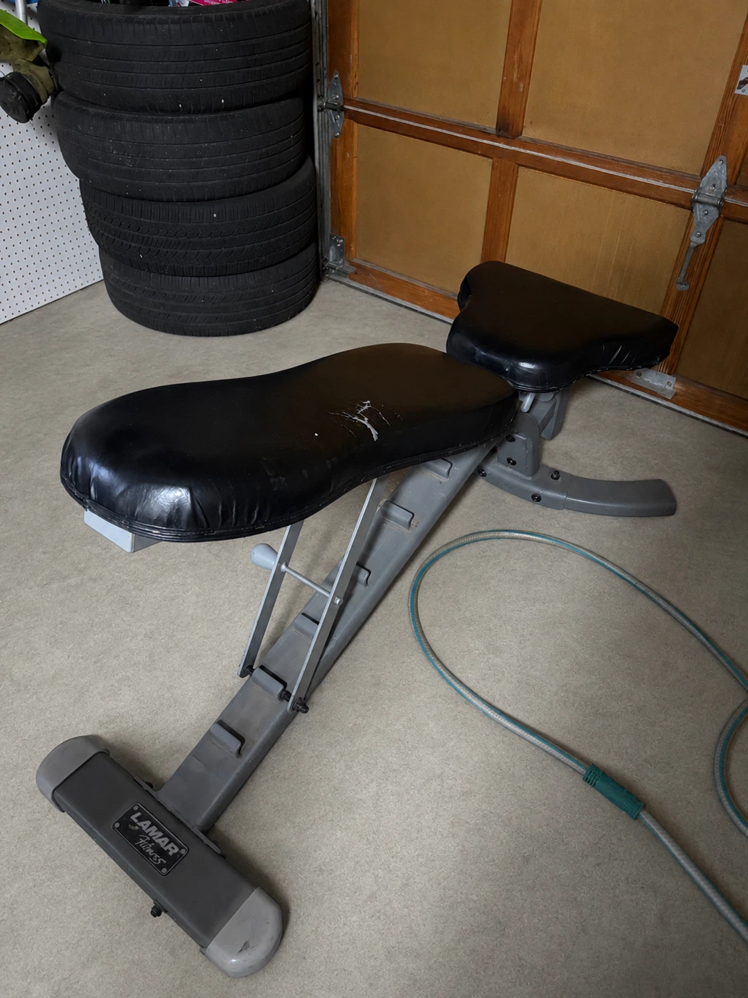 Lamar Fitness Adjustable Weight Bench