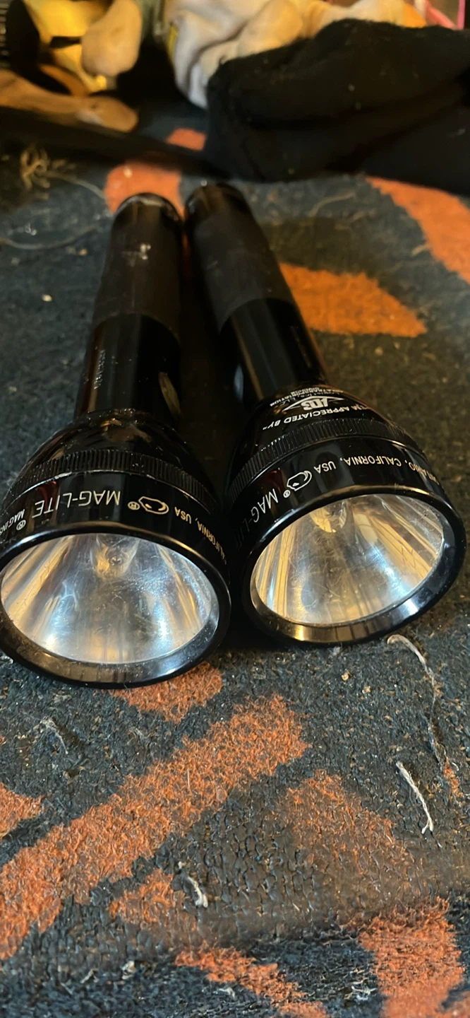 2 Maglite Flashlights - photo 2