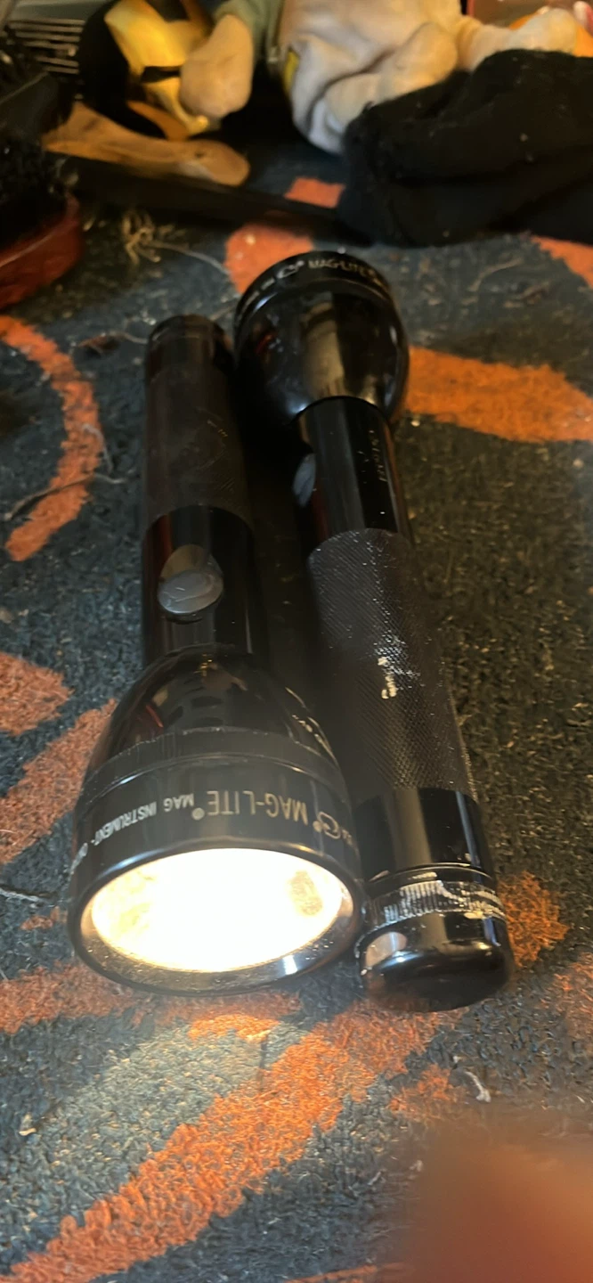 2 Maglite Flashlights - photo 3
