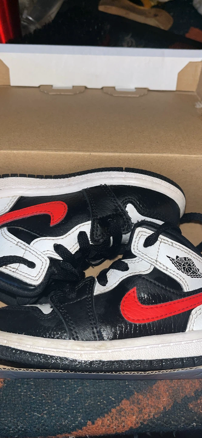 Nike Air Jordan 1 Toddler Shoes - photo 3