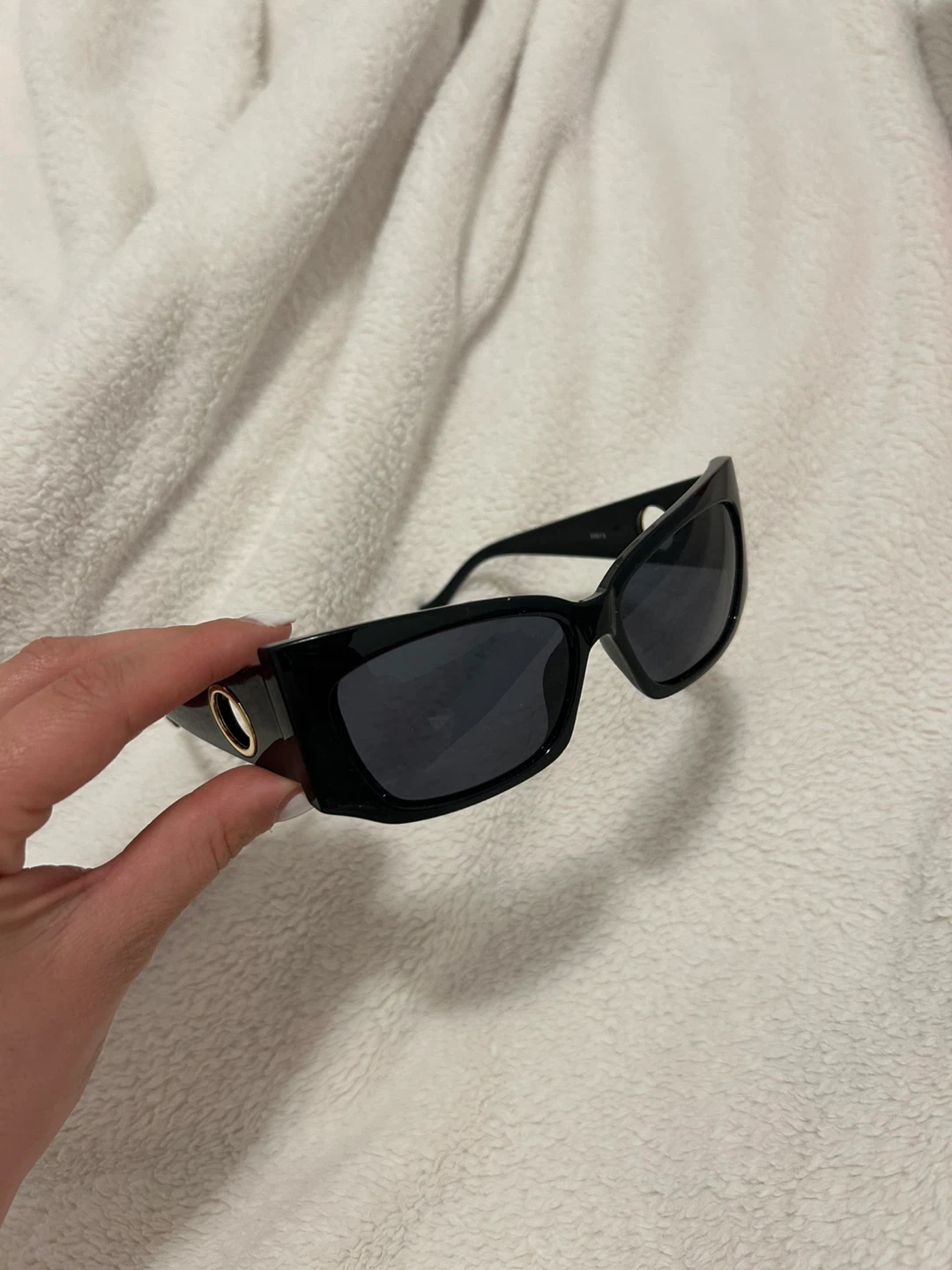 Black Cat-Eye Sunglasses