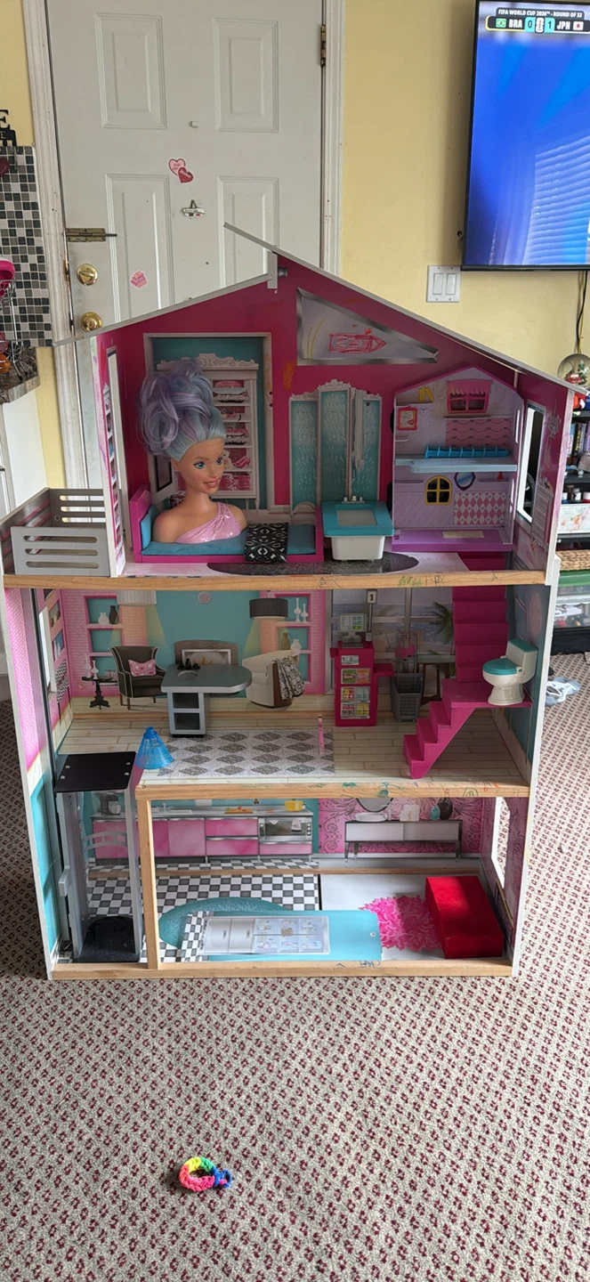 Dollhouse with Doll - photo 2