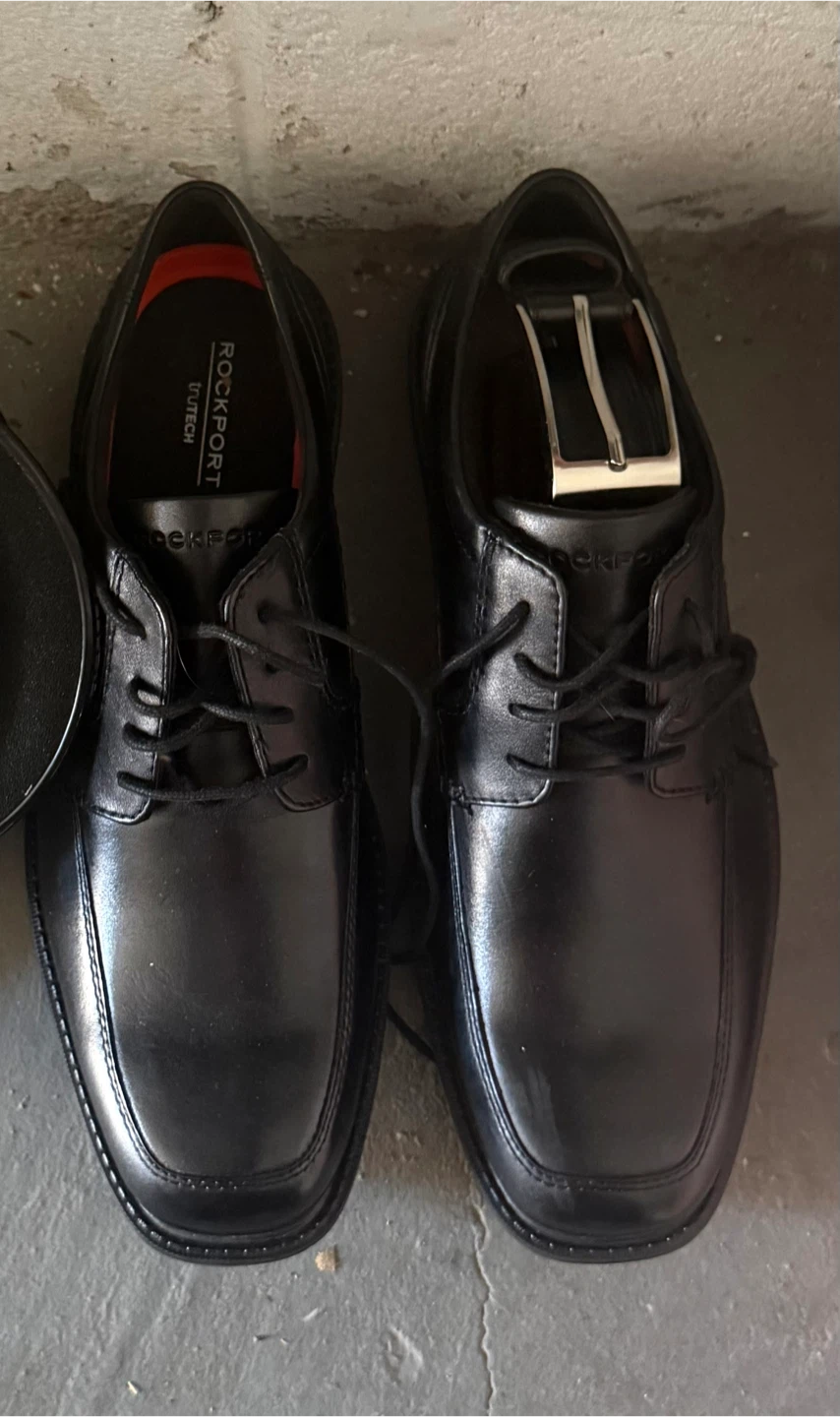 Black Rockport men’s dress shoes