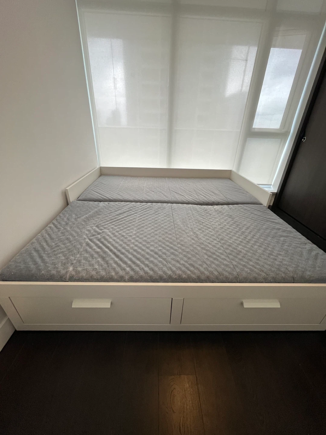 White Daybed with 2 Drawers and Grey Mattresses - photo 2