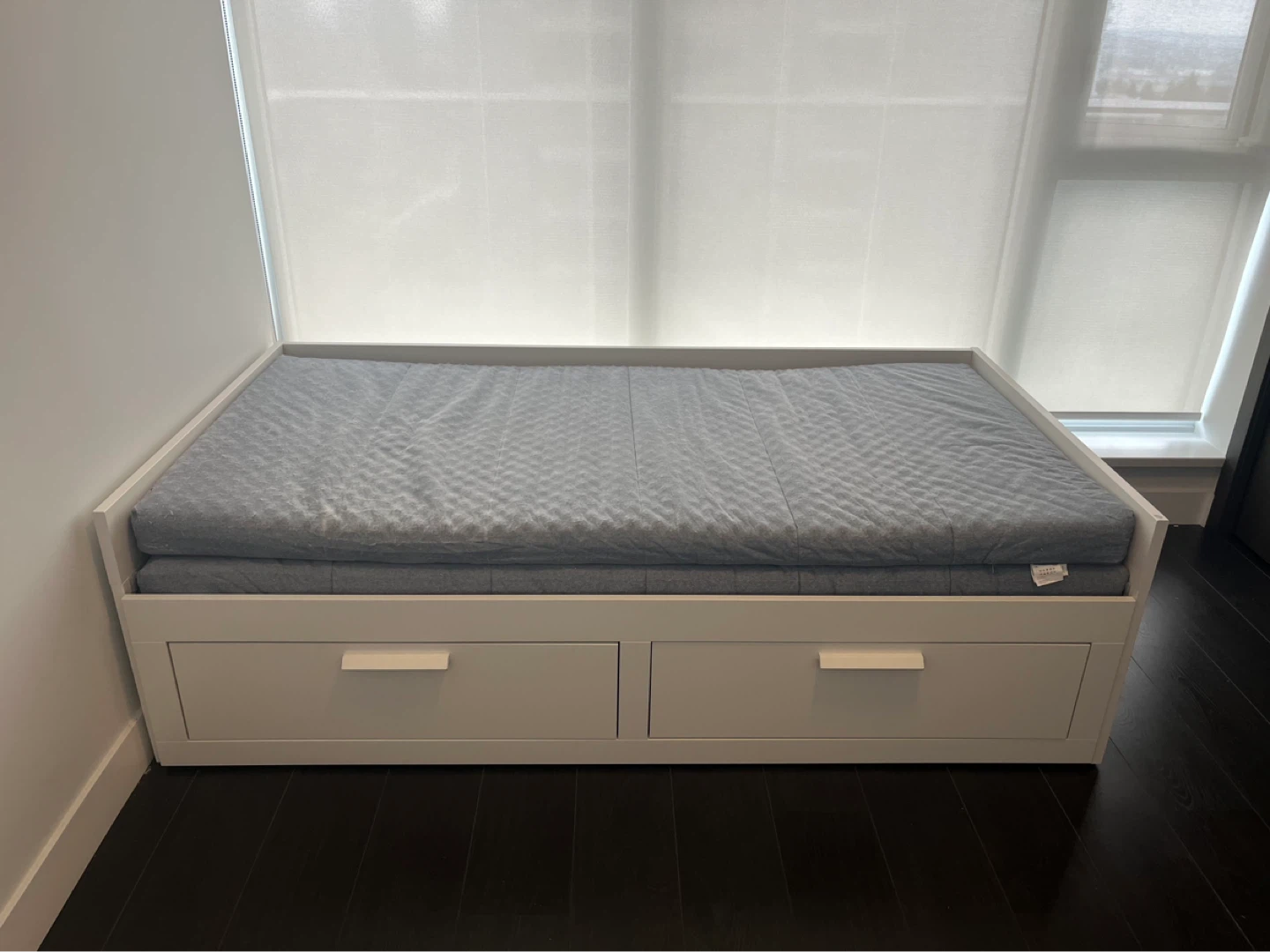 White Daybed with 2 Drawers and Grey Mattresses - photo 3